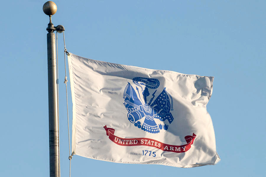 us-army-flag-flying