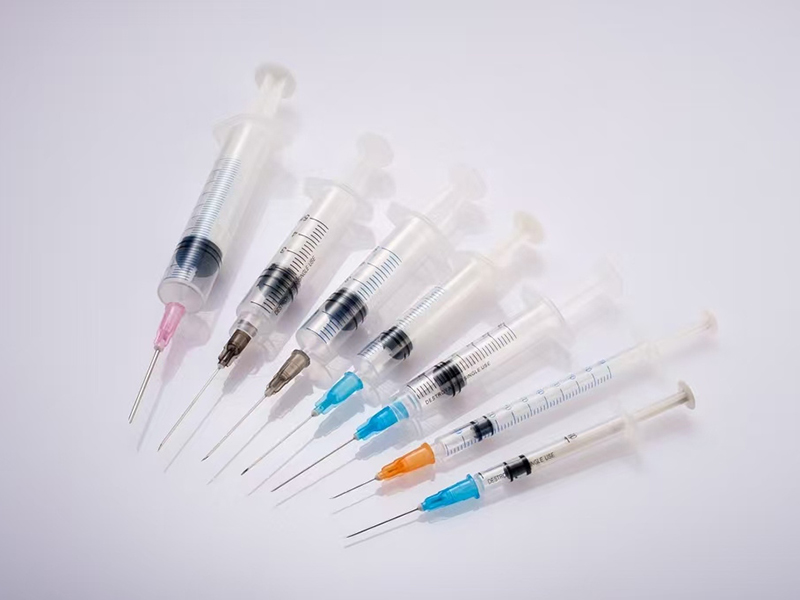 Syringe-AutoDisableSyringesaremadeofnontoxic-medical-gradepolypropylenecompatiblewithallmedicinesIfreuseisattemptedItbreaksplungerautomatically