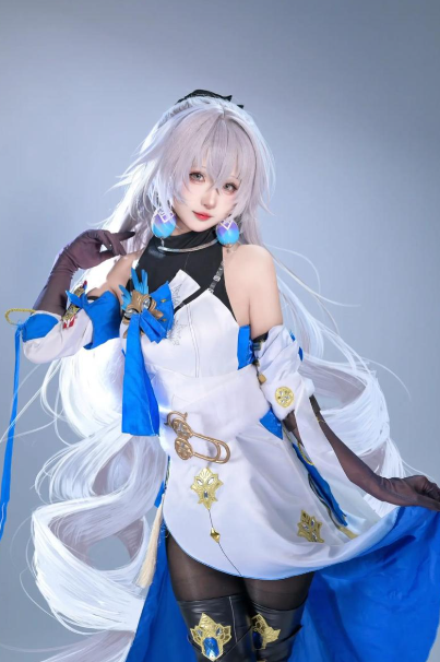 布洛妮娅COSPLAY3