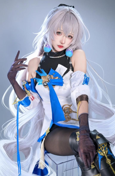 布洛妮娅COSPLAY1