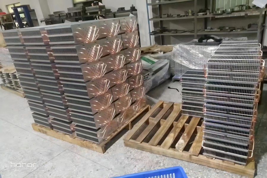 Finished fin heat sink module