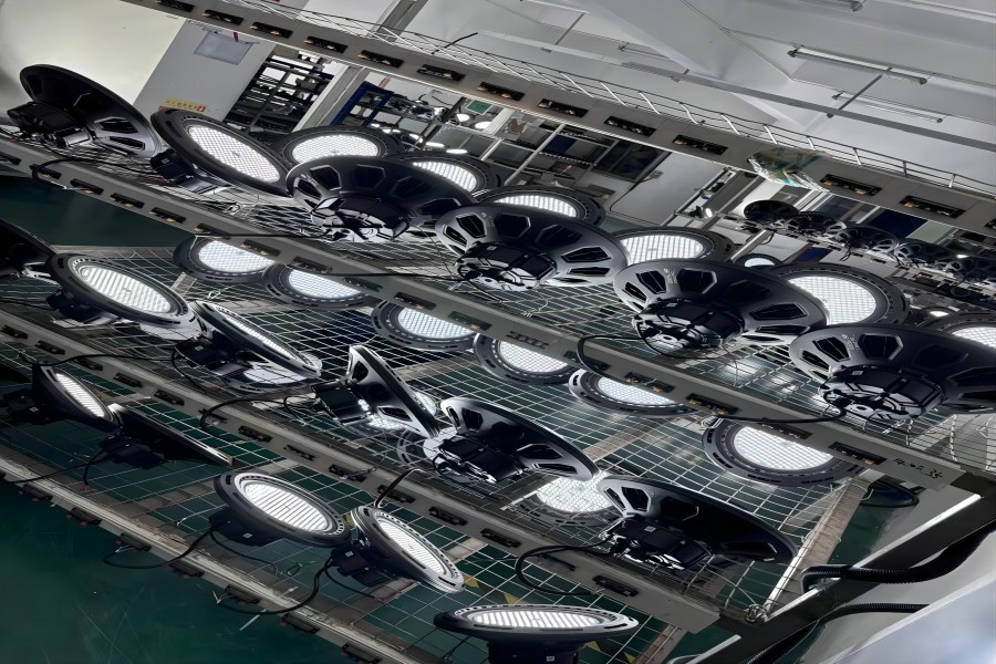 Lighting fin heat dissipation lamp assembly line