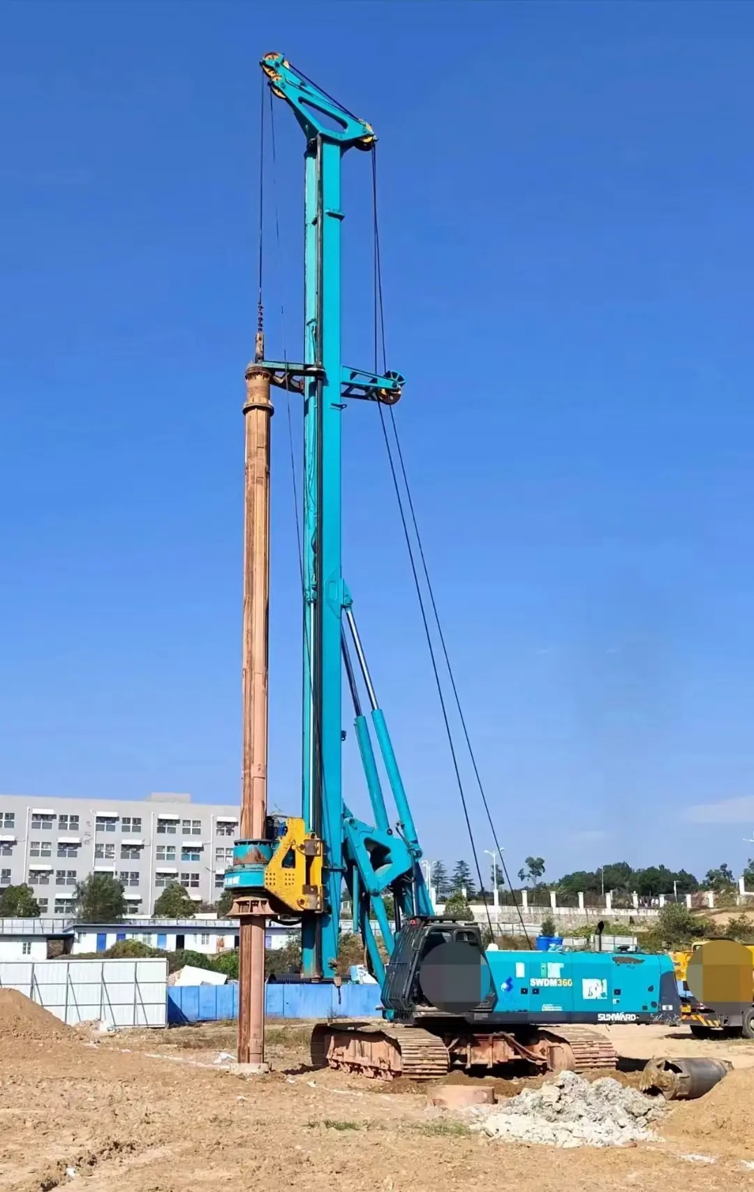 oi2m73gaueb4lfkqagcaraaeojyaaleepb7mhk_tplv-dy-aweme-images_q75