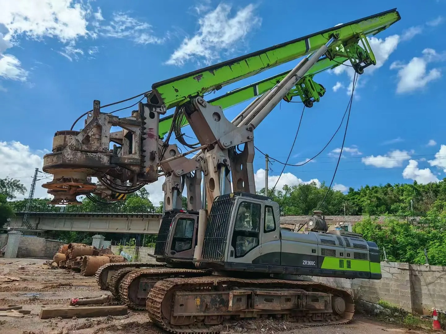 oiliwsye0baleg0jcimza6iabb8wfcaveaeqde_tplv-dy-aweme-images_q75