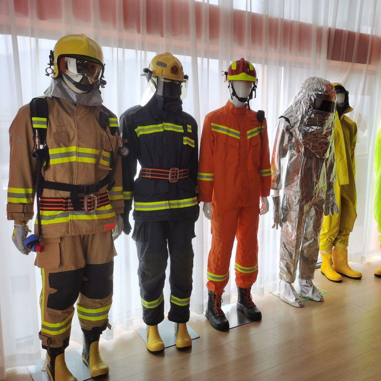 Hb9298b9f14a140c0bb5e96e2c9d3e958a